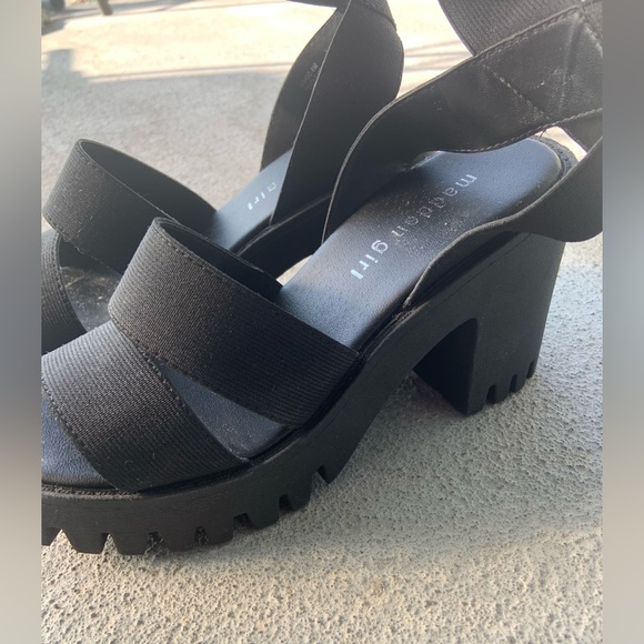 STEVE MADDEN PLATFORM HEELS - Picture 4 of 4